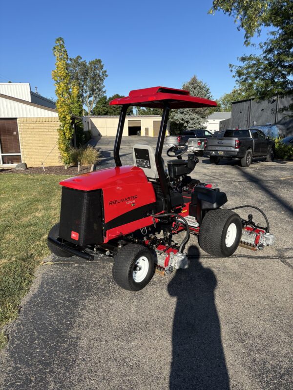 2020 Toro Reelmaster® 5010-H Hybrid Fairway Mower - Image 4