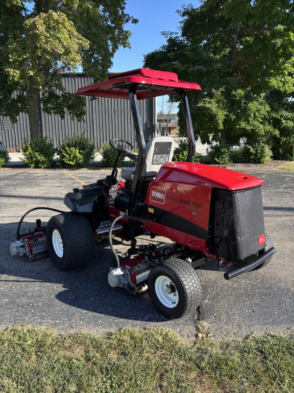 2020 Toro Reelmaster® 5010-H Hybrid Fairway Mower - Image 5