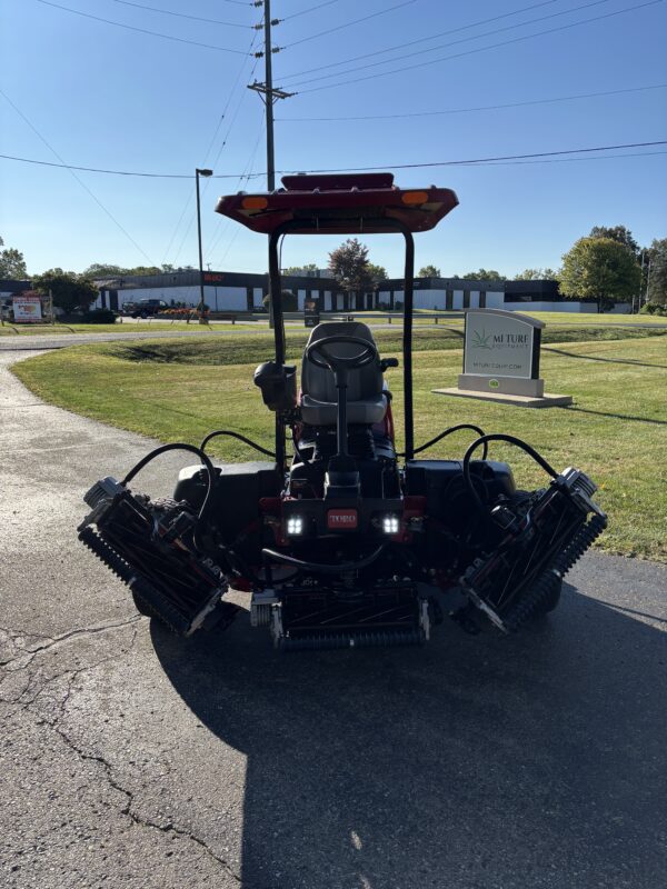 2020 Toro Reelmaster® 5010-H Hybrid Fairway Mower - Image 10