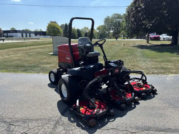 2019 Toro Groundsmaster® 4300D Rotary Contour Mower - Image 3