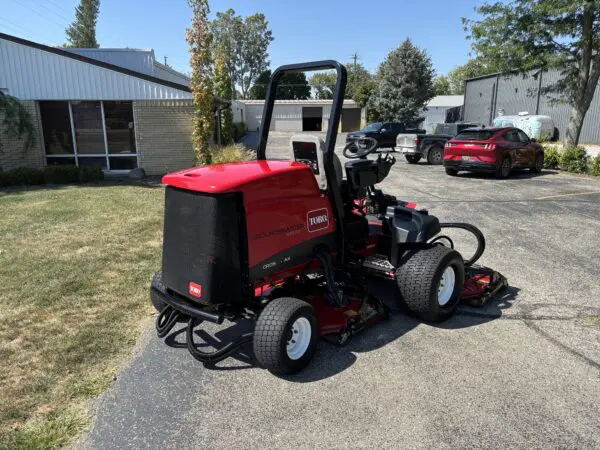 2019 Toro Groundsmaster® 4300D Rotary Contour Mower - Image 4