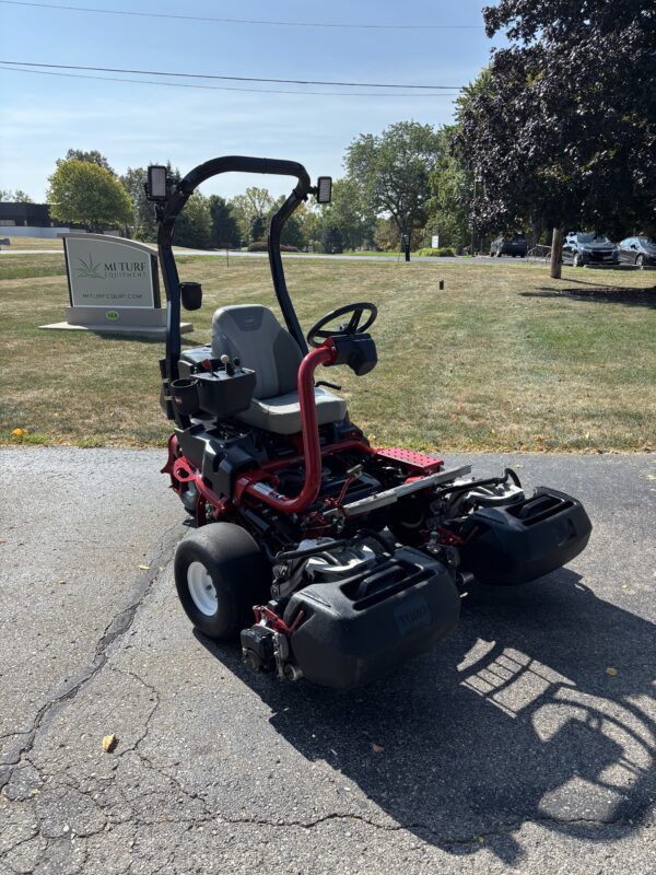 2019 Toro Greensmaster®3320 TriFlex™ Hybrid - Image 3