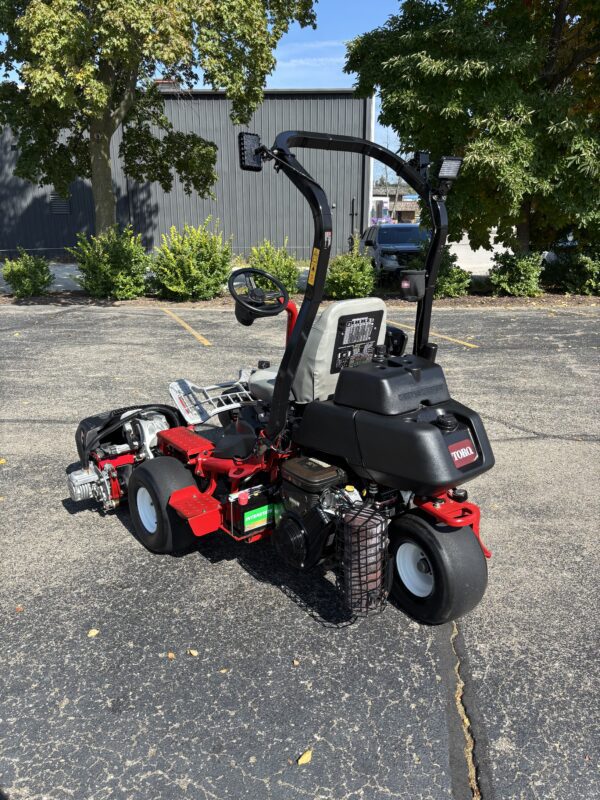 2019 Toro Greensmaster®3320 TriFlex™ Hybrid - Image 5