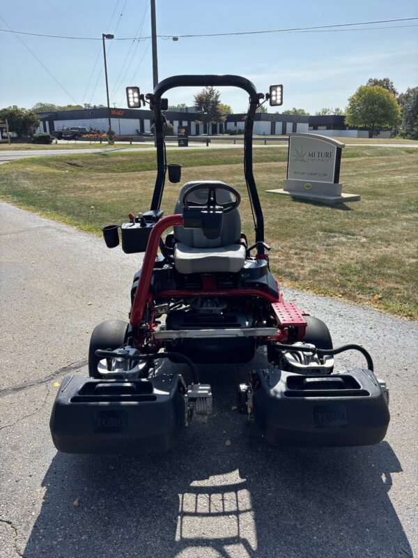 2019 Toro Greensmaster®3320 TriFlex™ Hybrid - Image 9