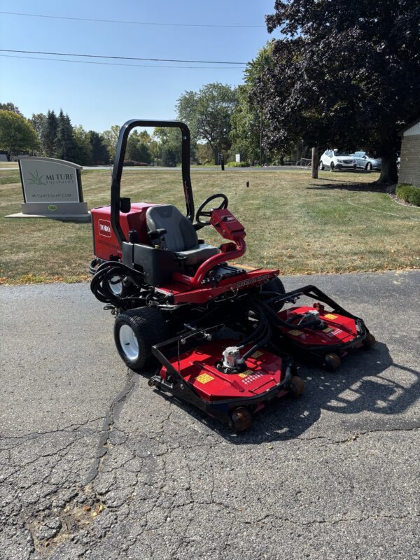 2020 Toro Groundsmaster® 3500D Sidewinder Rotary Mower - Image 3