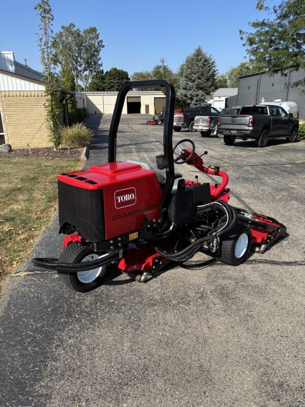 2020 Toro Groundsmaster® 3500D Sidewinder Rotary Mower - Image 4