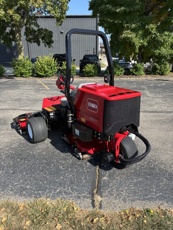 2020 Toro Groundsmaster® 3500D Sidewinder Rotary Mower - Image 5
