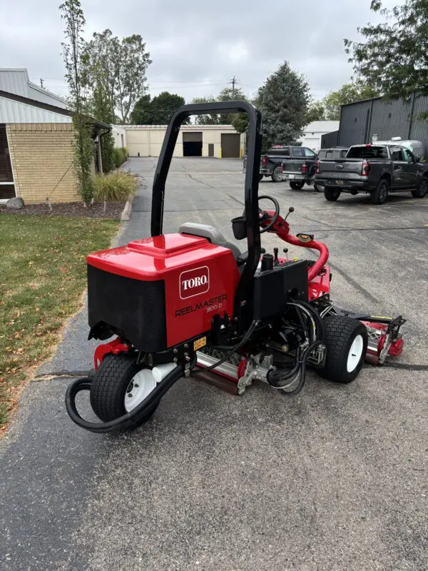 2019 Toro Reelmaster® 3100D w/72″ Cutting Width - Image 4