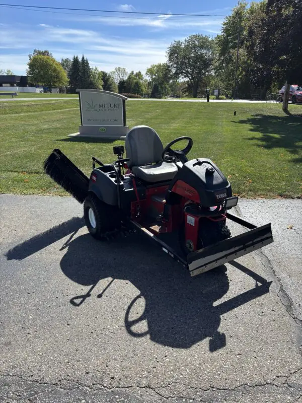 2019 Toro 3040 SandPro® Ballfield Rake - Image 3