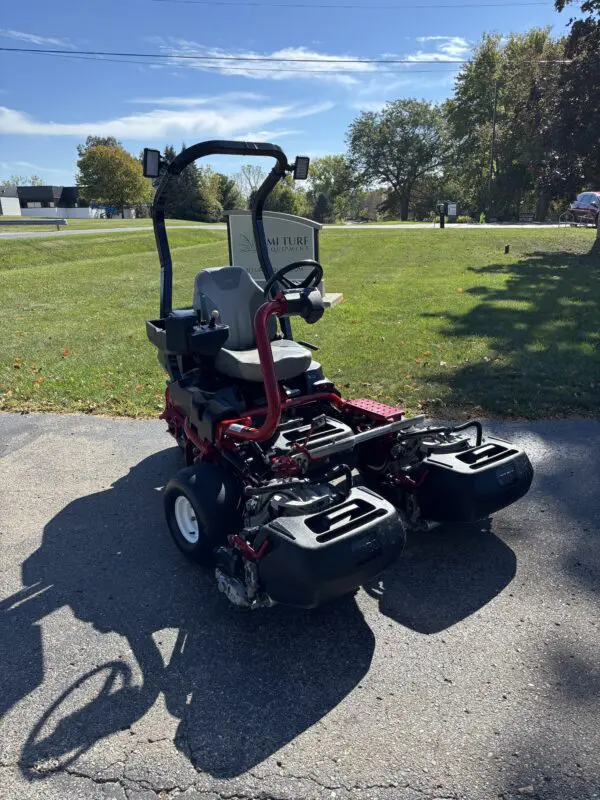 2019 Toro Greensmaster®3320 TriFlex™ Hybrid - Image 3