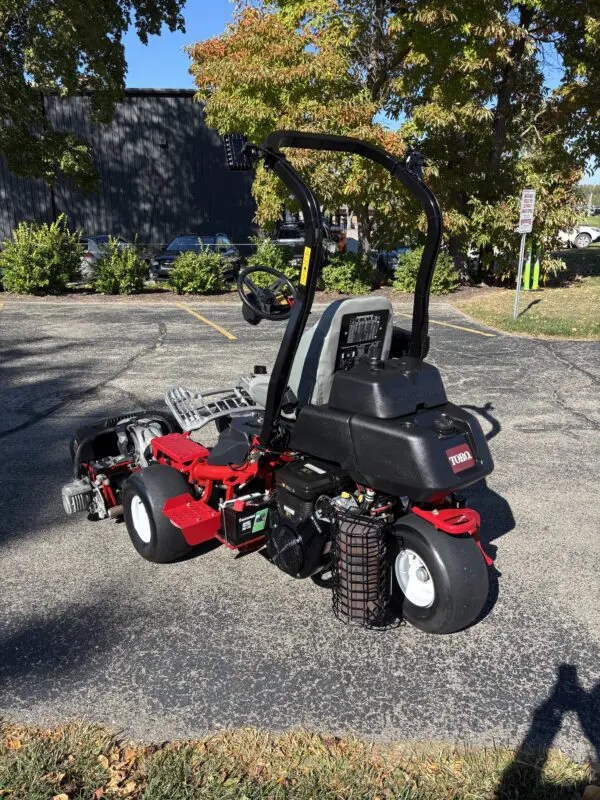 2019 Toro Greensmaster®3320 TriFlex™ Hybrid - Image 5