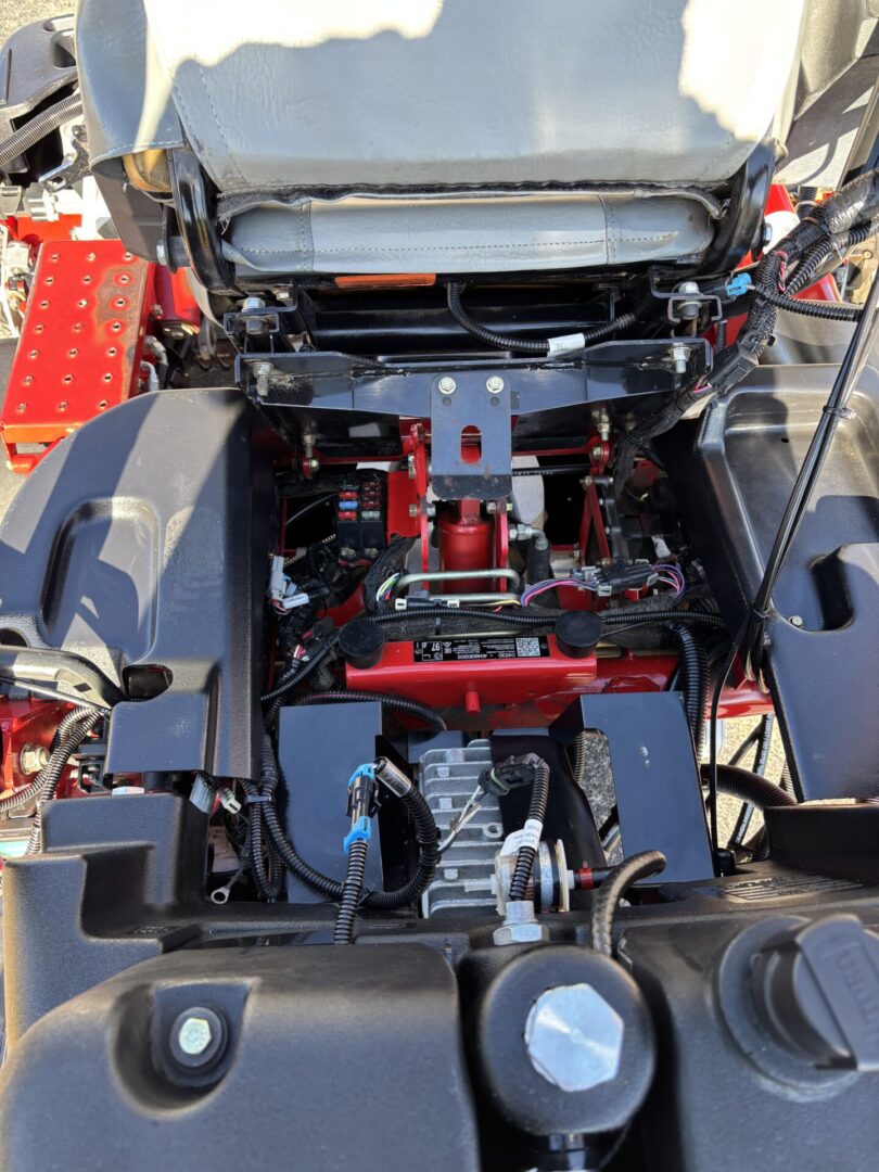 2019 Toro Greensmaster®3320 TriFlex™ Hybrid – 3WD - Image 6