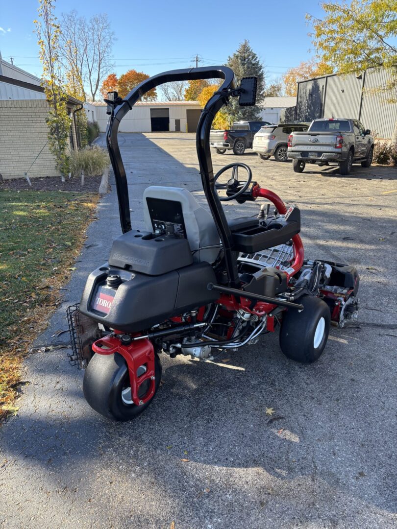 2021 Toro Greensmaster® TriFlex™ 3300 Greens Mower - Image 4