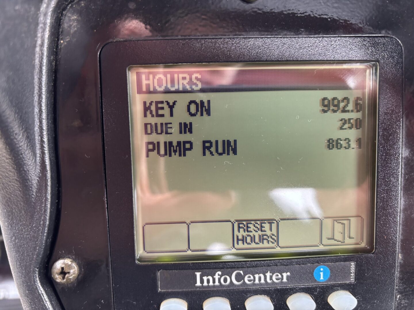 2020 Toro Multi Pro® 5800G – 300 Gallon sprayer - Image 7