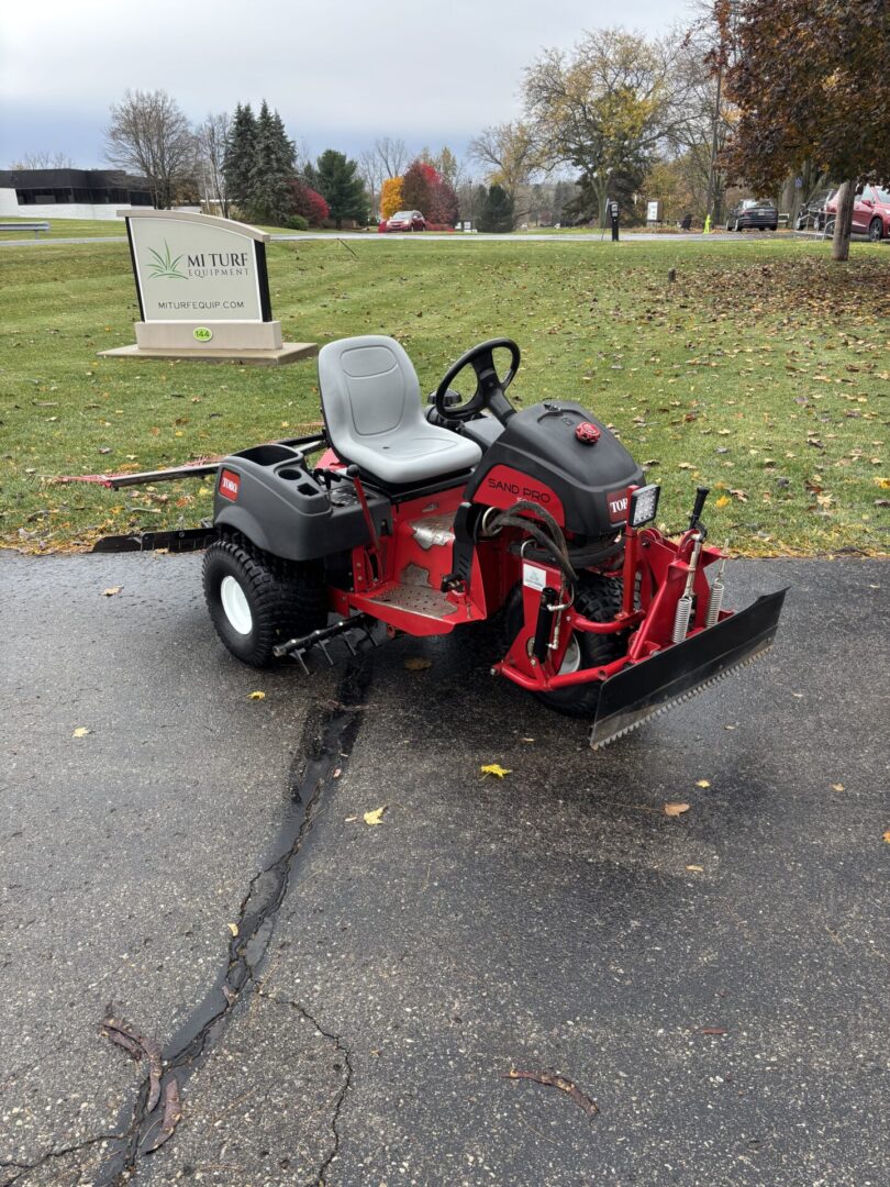 2019 Toro Sand Pro® 5040 Bunker/Ballfield Rake - Image 3