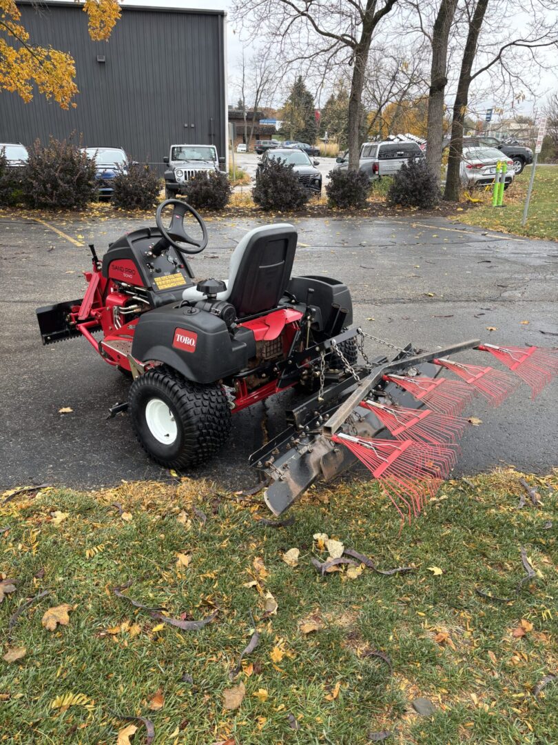 2019 Toro Sand Pro® 5040 Bunker/Ballfield Rake - Image 5