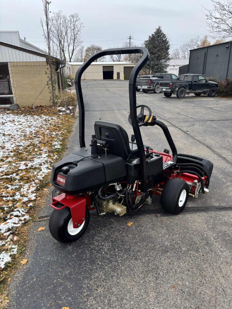 2016 Toro Greensmaster® 3120 Triplex Greens Mower - Image 4