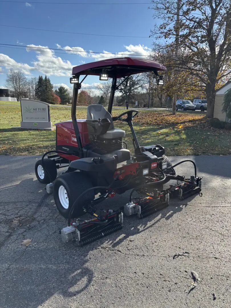2019 Toro Reelmaster® 5010-H w/CrossTrax™ AWD Fairway Mower - Image 3