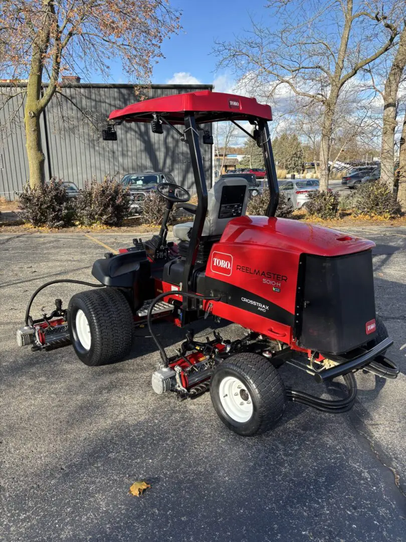 2019 Toro Reelmaster® 5010-H w/CrossTrax™ AWD Fairway Mower - Image 5