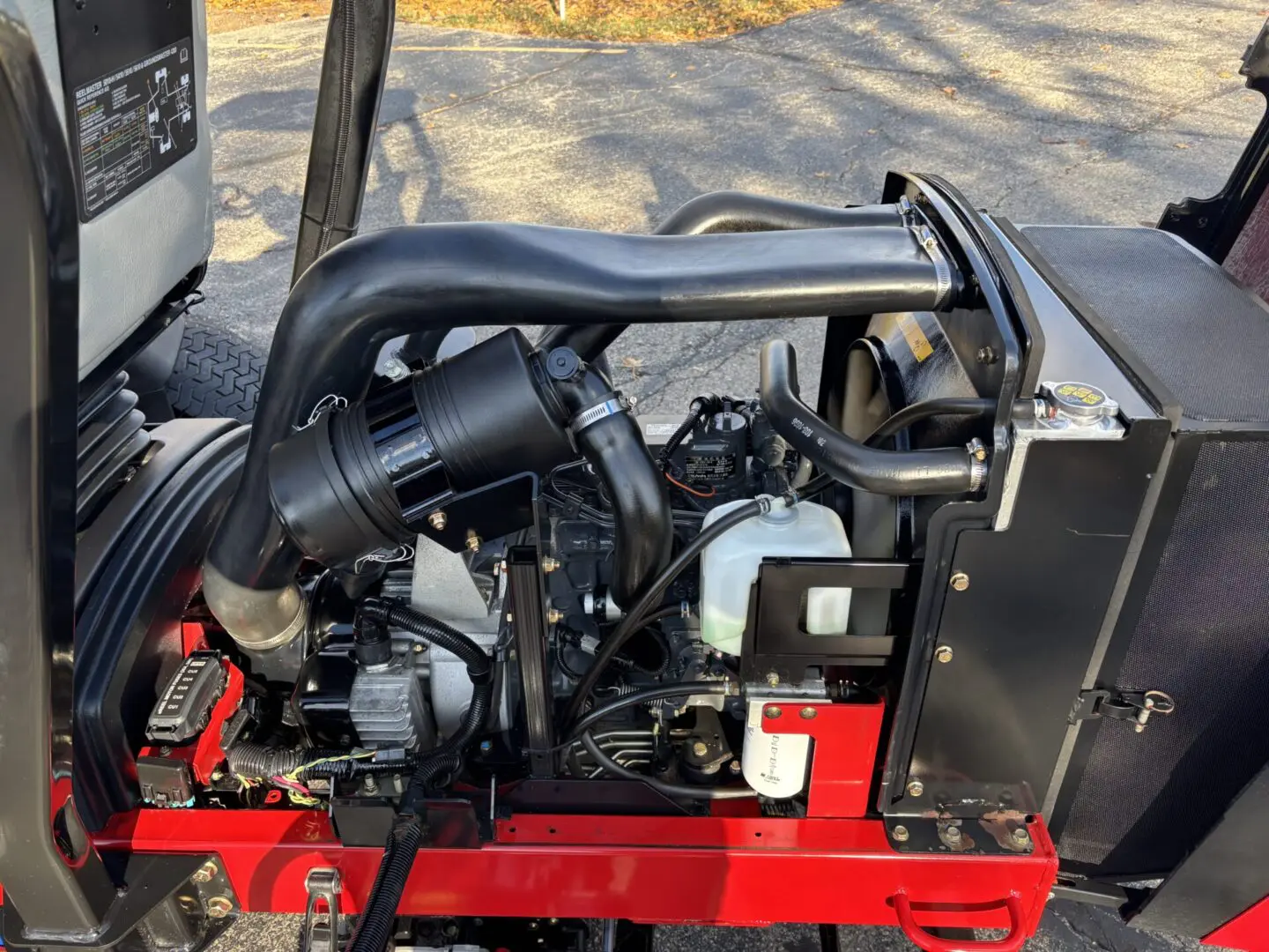 2019 Toro Reelmaster® 5010-H w/CrossTrax™ AWD Fairway Mower - Image 6