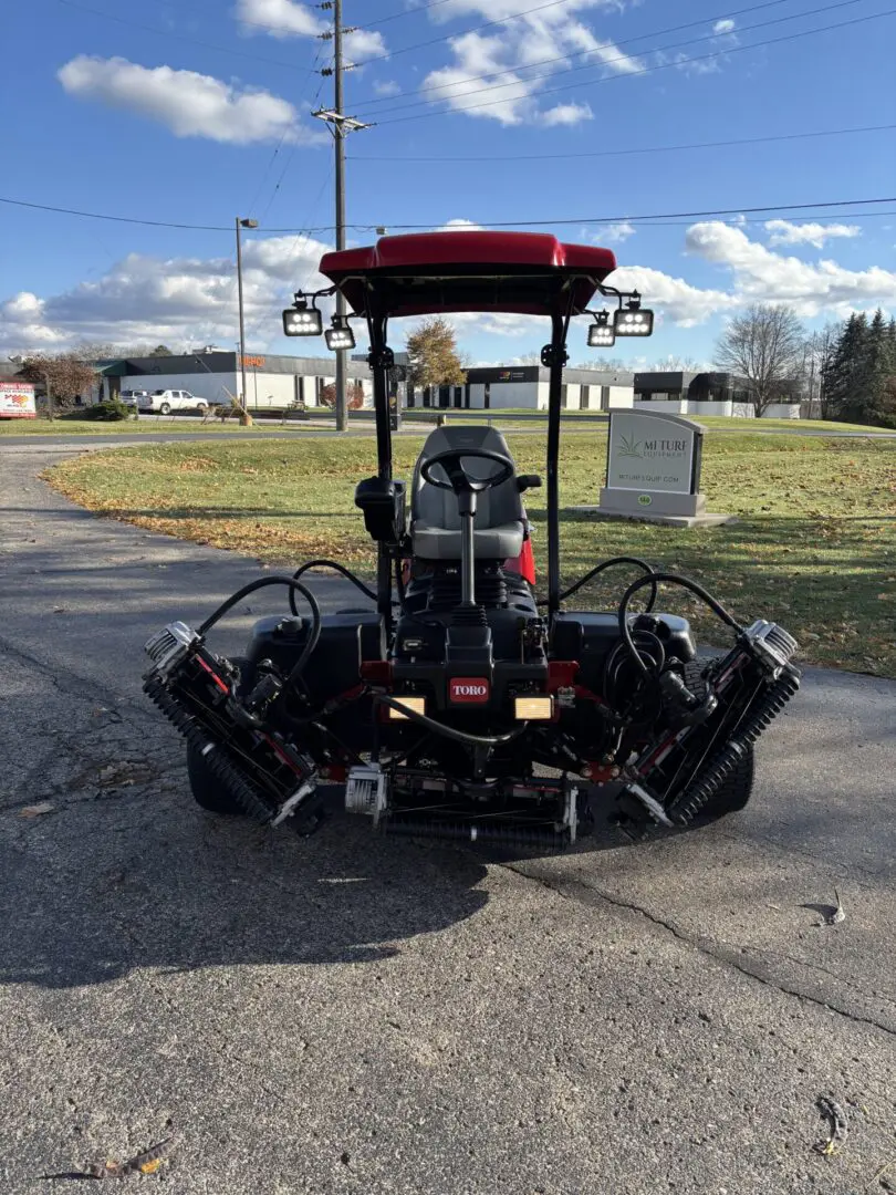 2019 Toro Reelmaster® 5010-H w/CrossTrax™ AWD Fairway Mower - Image 10