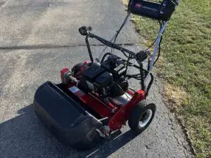 2016 Toro Greensmaster® 1600 Walking Greens Mower