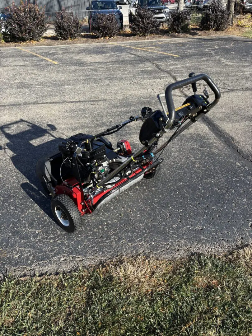 2016 Toro Greensmaster® 1600 Walking Greens Mower - Image 5