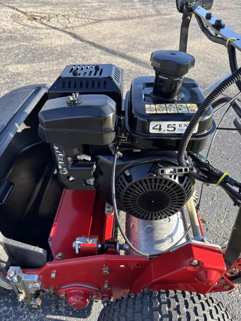 2016 Toro Greensmaster® 1600 Walking Greens Mower - Image 6
