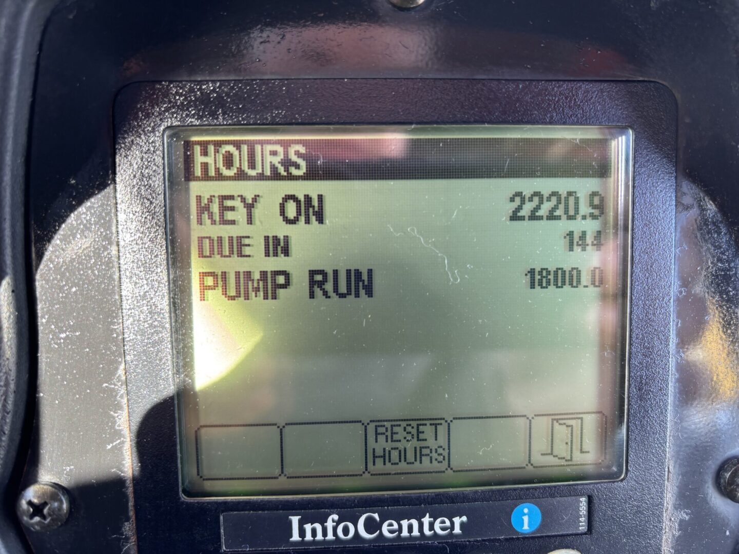 2016 Toro Multi Pro® 5800G – 300 Gallon sprayer - Image 7