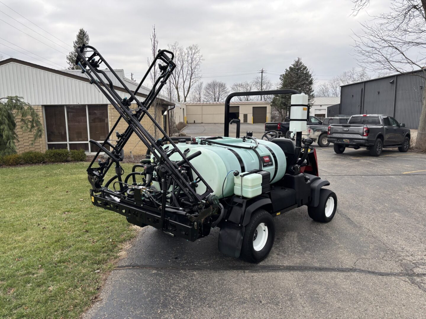 2022 Toro Multi Pro® 5800G – 300 Gallon sprayer - Image 4