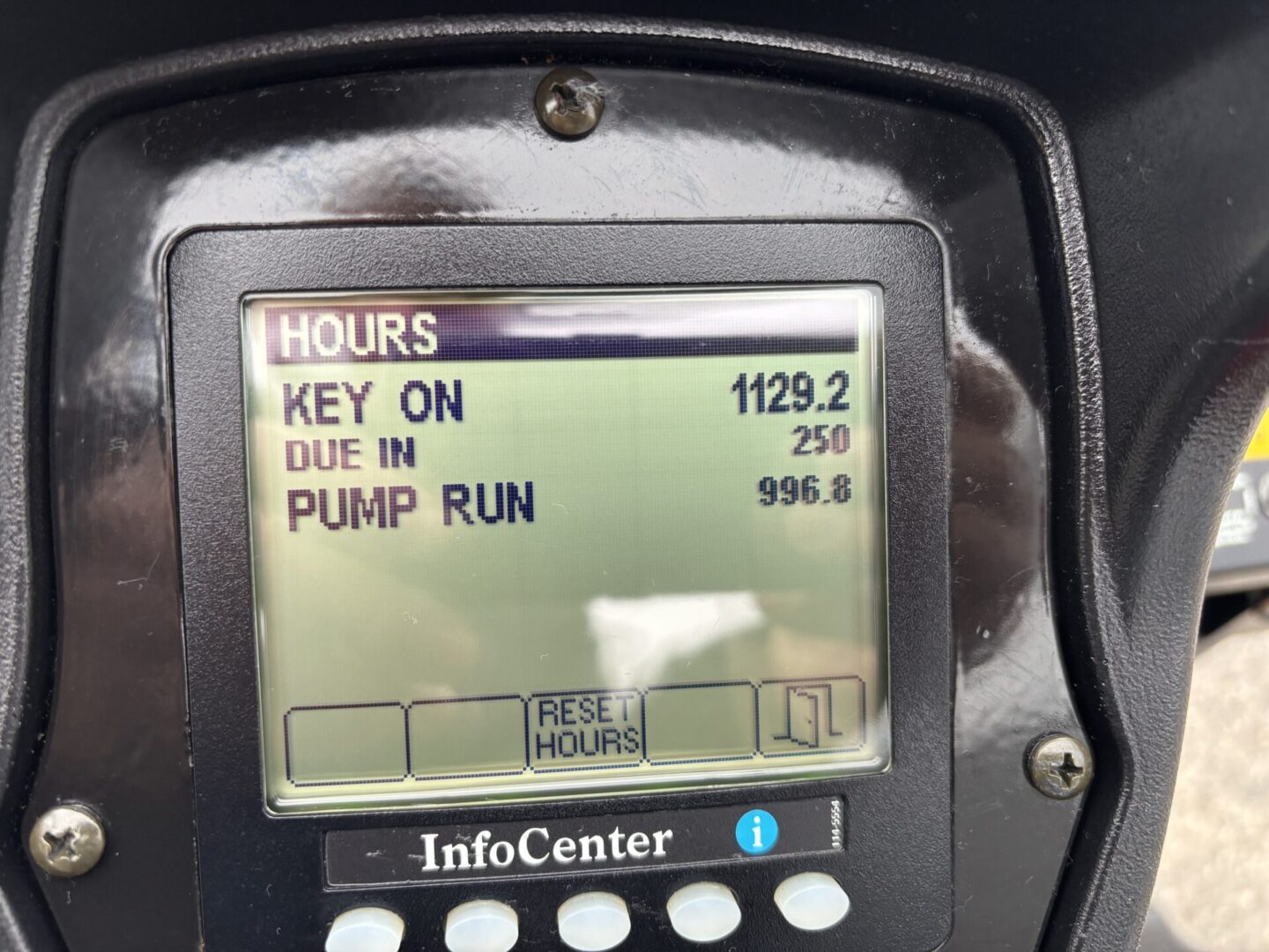 2022 Toro Multi Pro® 5800G – 300 Gallon sprayer - Image 7