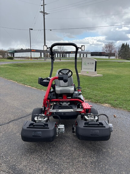 2020 Toro Greensmaster®3320 TriFlex™ Hybrid - Image 9