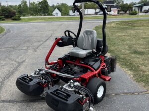 2021 Toro Greensmaster® TriFlex™ 3300 Greens Mower