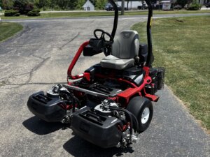 2019 Toro Greensmaster® 3300 TriFlex™ – 3WD Greens Mower
