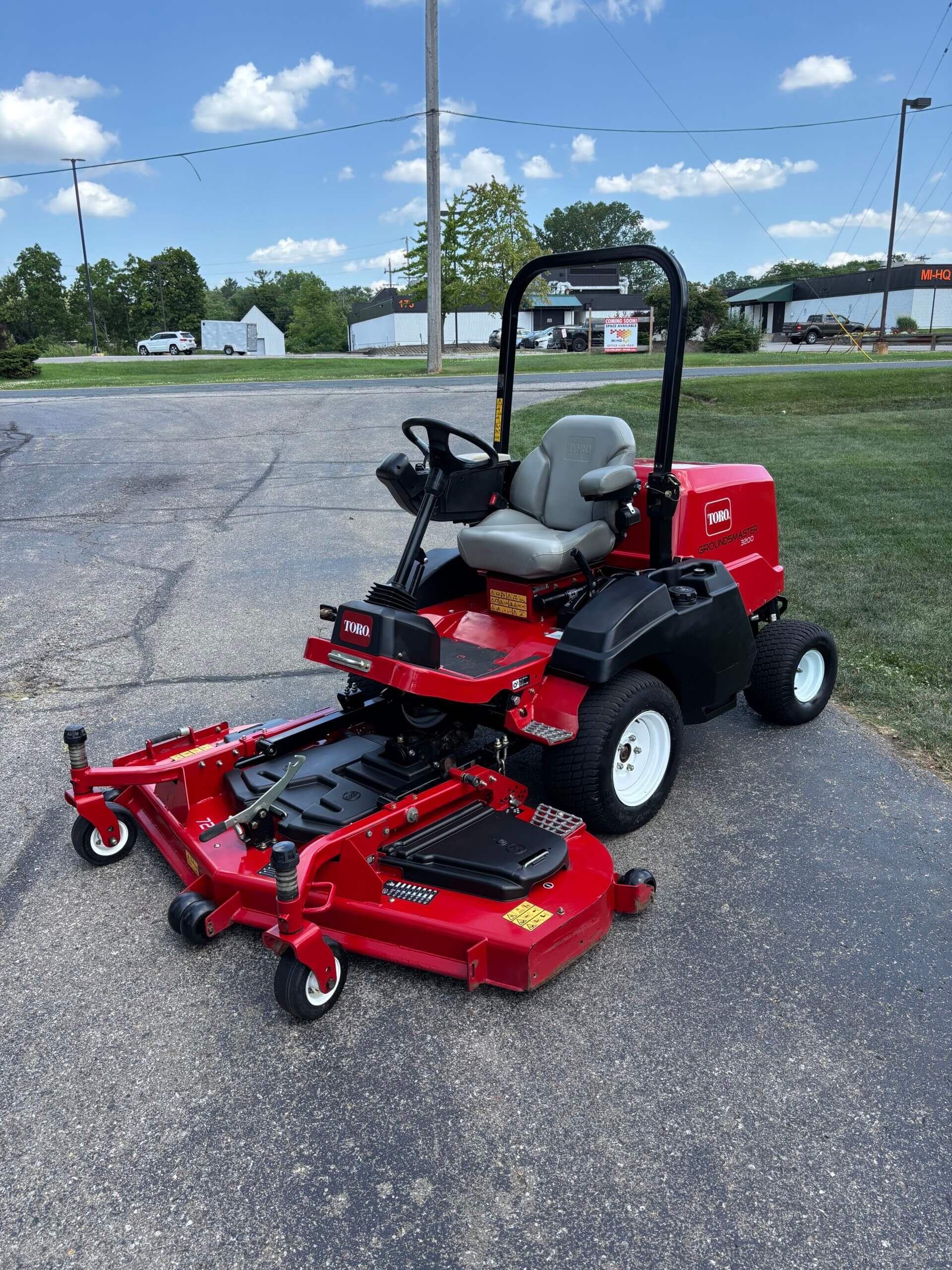 2022 Toro Groundsmaster® 3200 w/CrossTrax® AWD