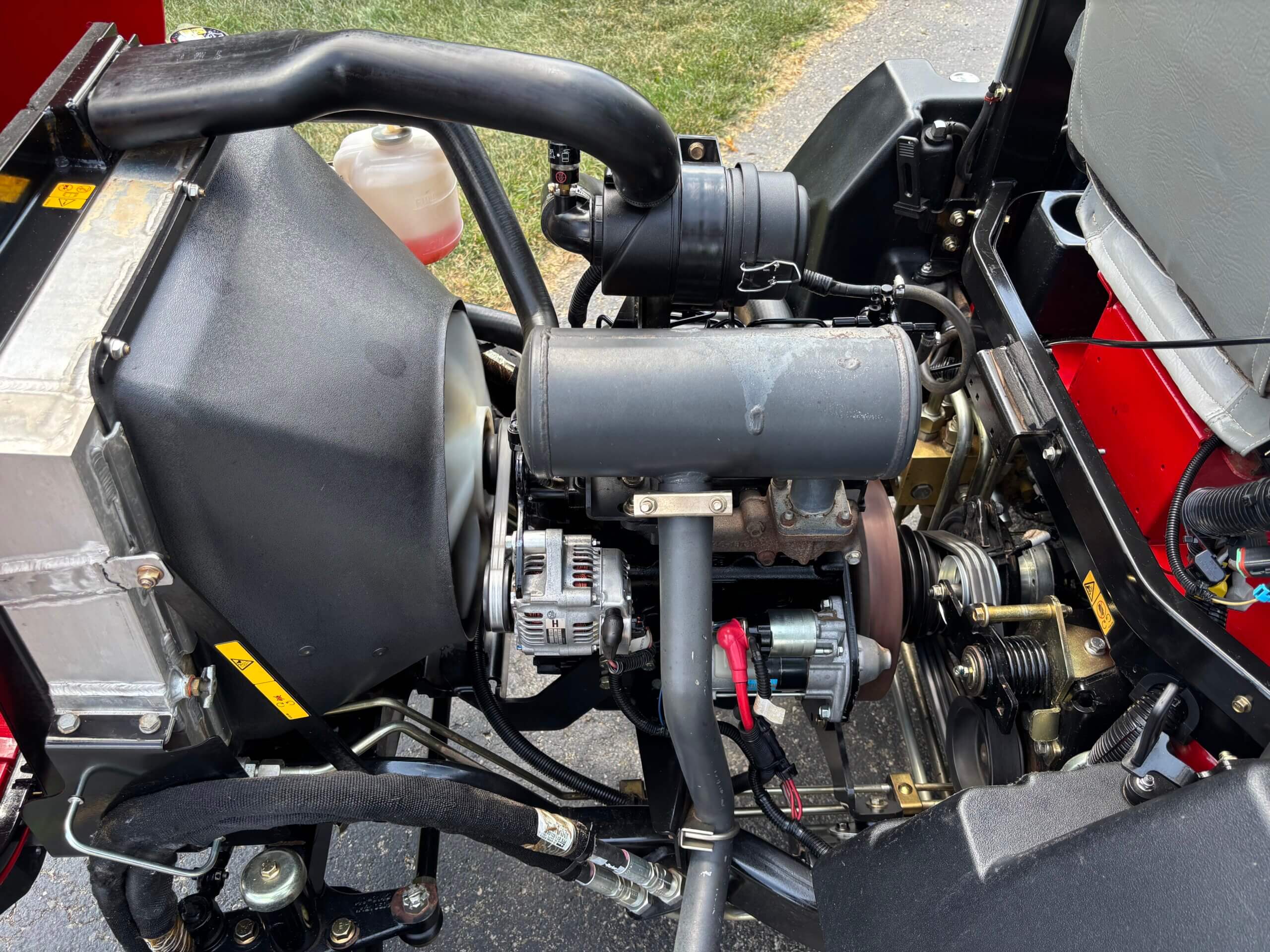 2022 Toro Groundsmaster® 3200 w/CrossTrax® AWD - Image 7