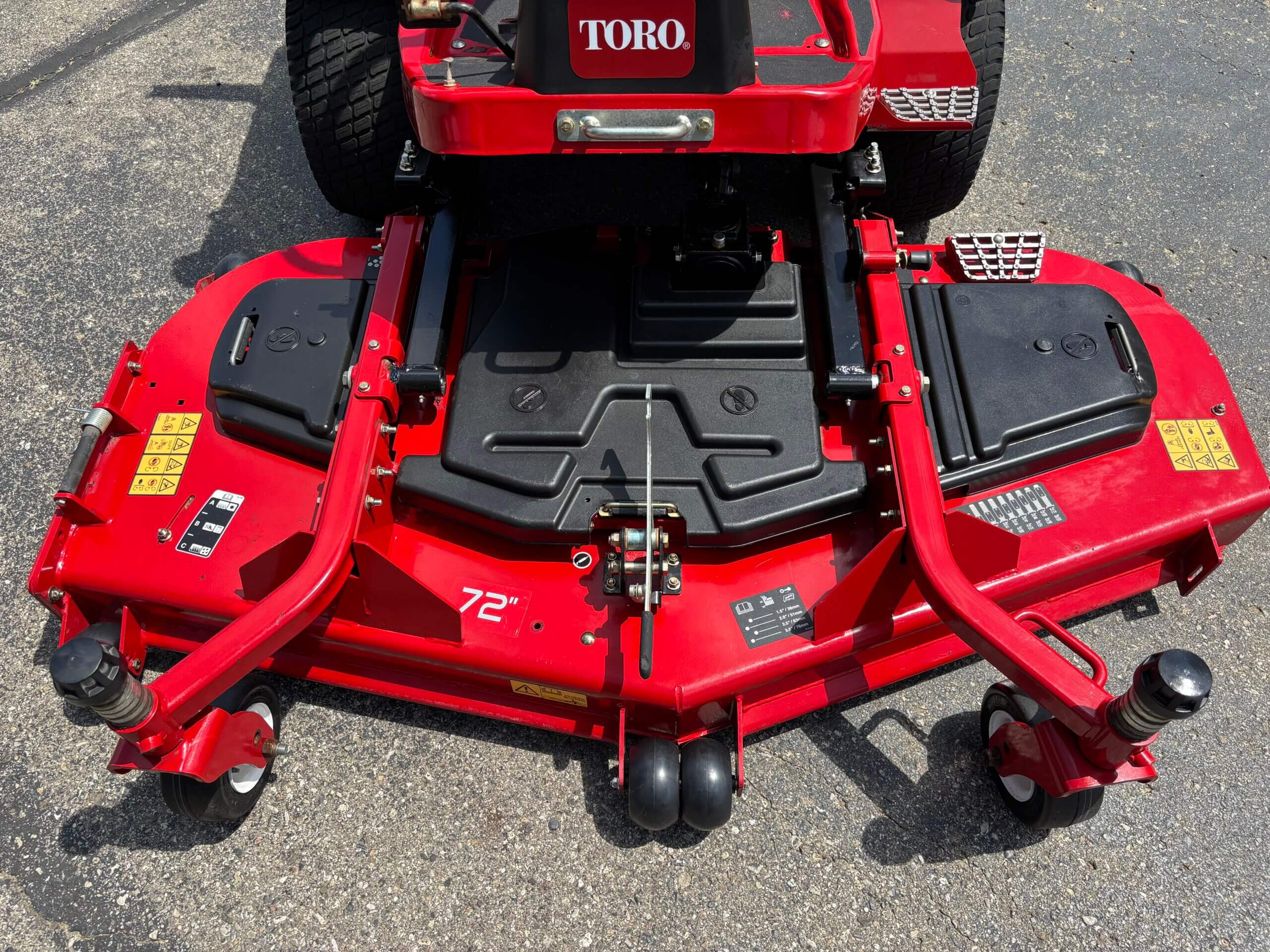 2022 Toro Groundsmaster® 3200 w/CrossTrax® AWD - Image 9