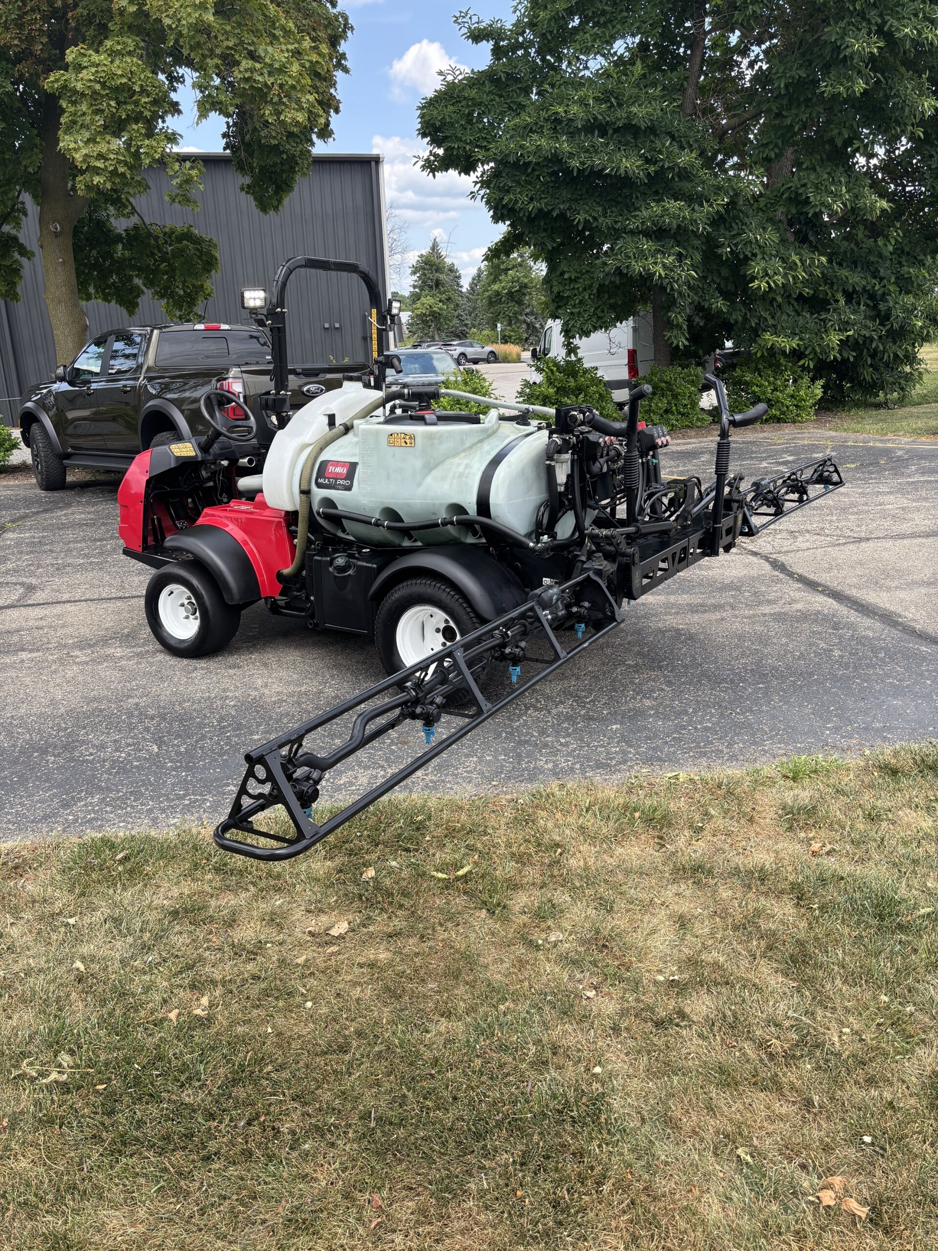 2018 Toro Multi Pro® 1750 – 175 Gallon Capacity - Image 6