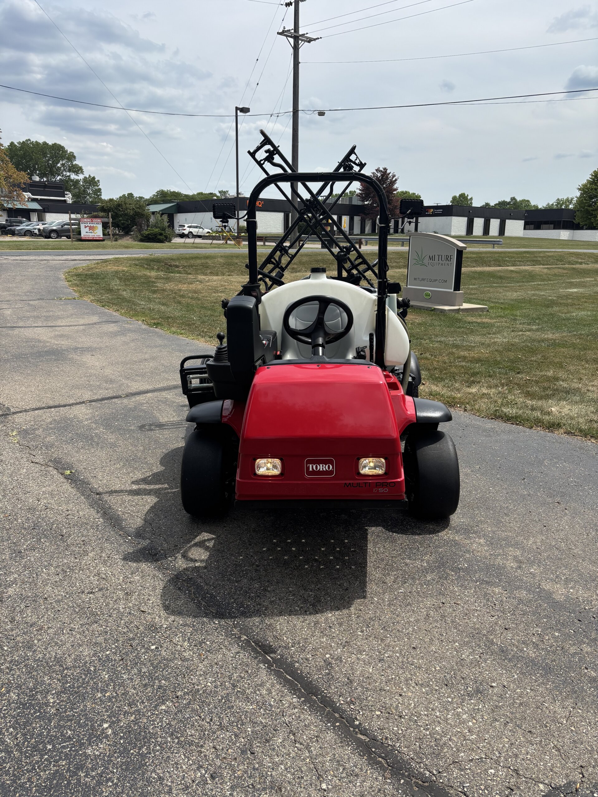 2018 Toro Multi Pro® 1750 – 175 Gallon Capacity - Image 9