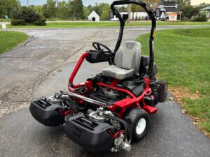 2021 Toro Greensmaster® 3300 TriFlex™ – 3WD Greens Mower