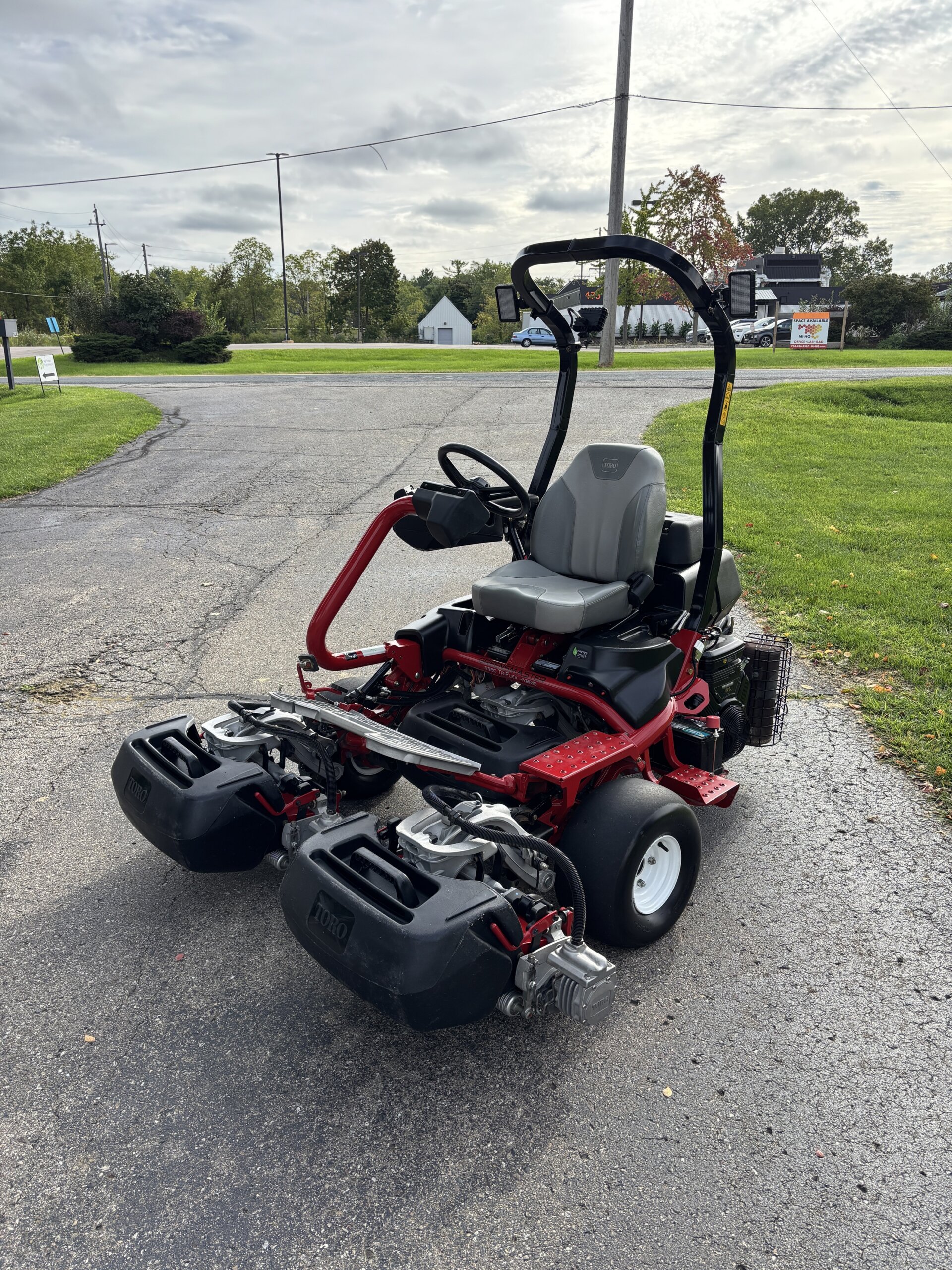 2022 Toro Greensmaster®3320 TriFlex™ Hybrid – 3WD