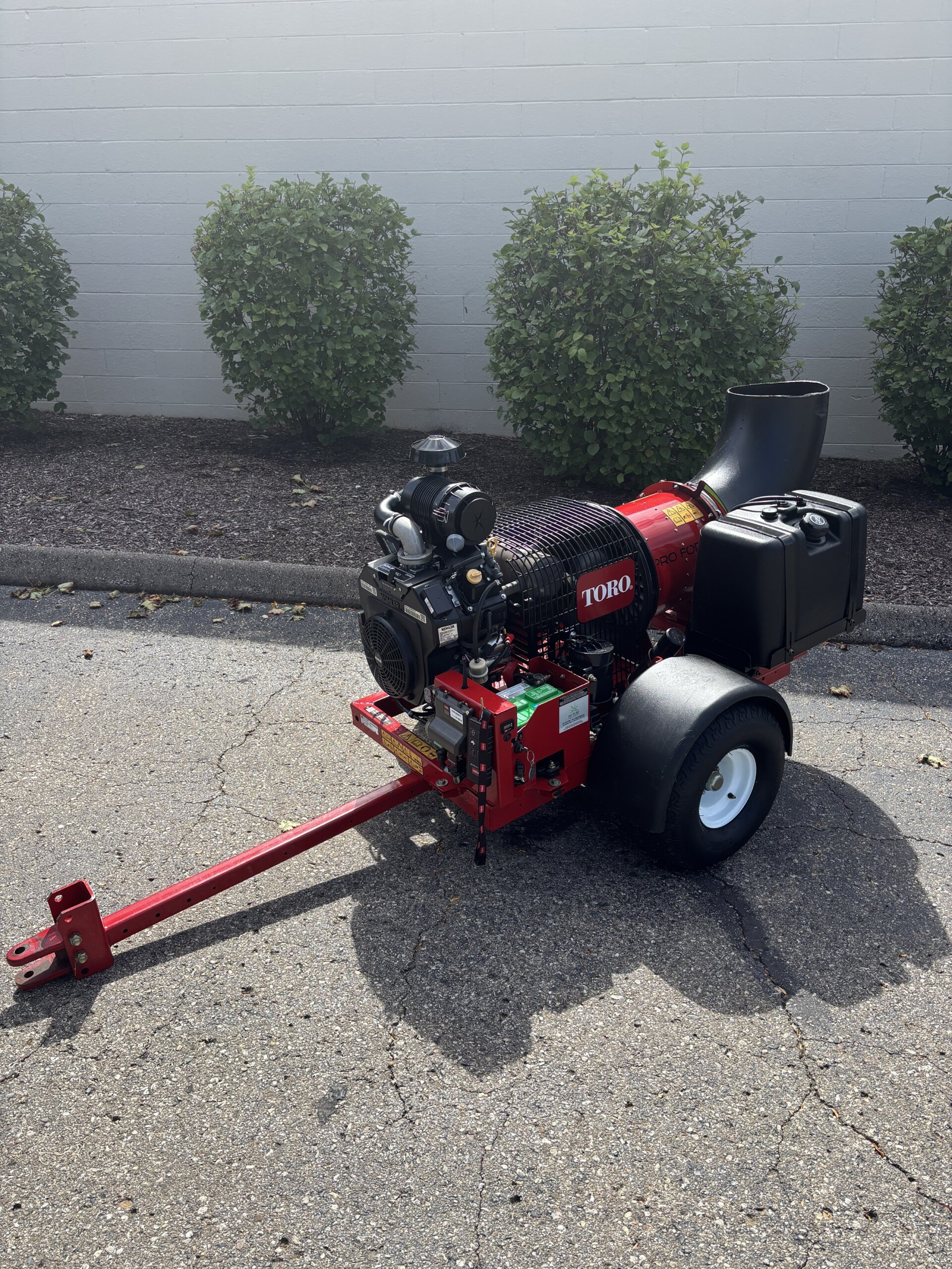 2021 Toro Pro Force™ Turbine Debris Blower - Image 2