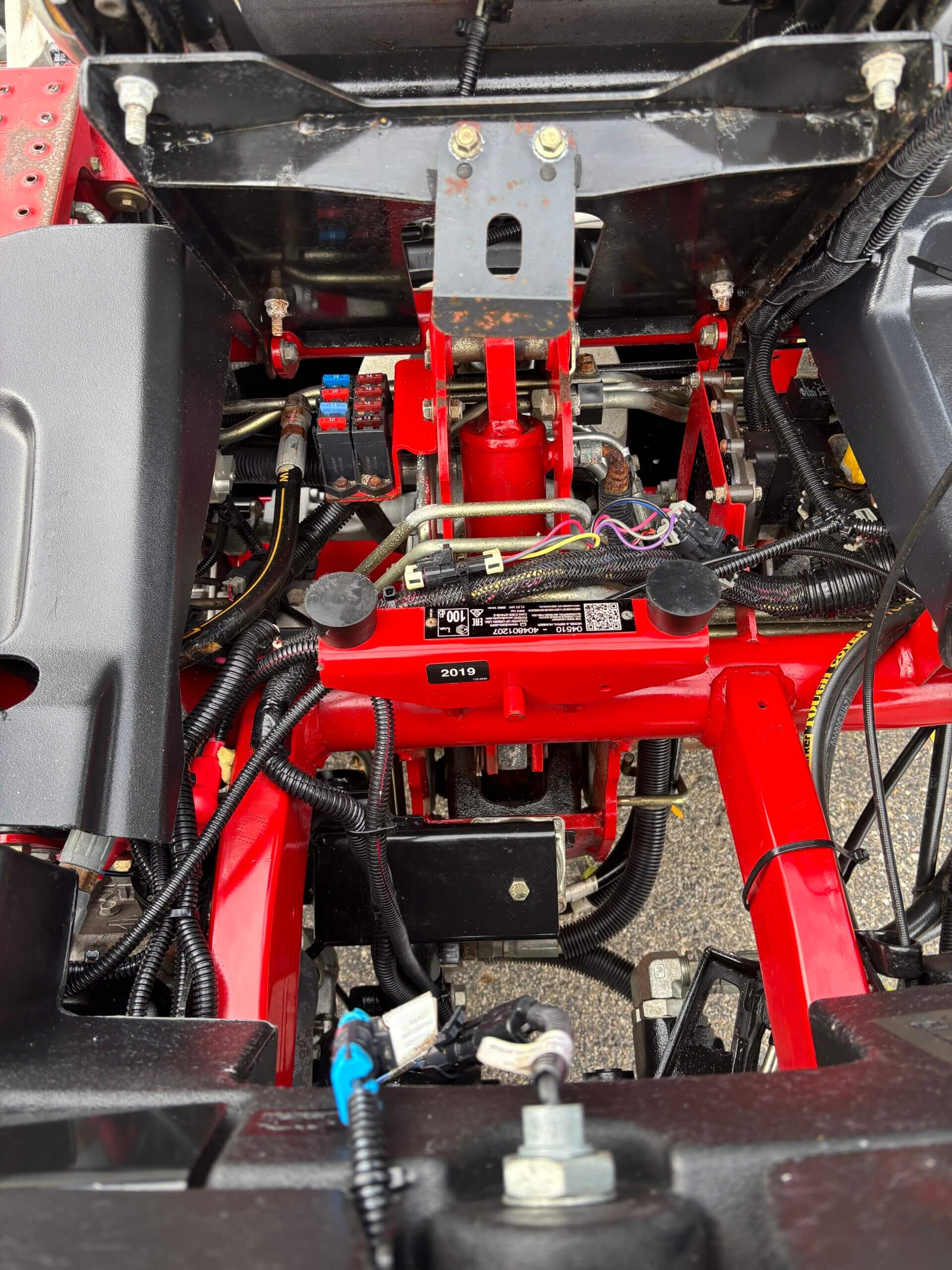 2019 Toro Greensmaster® TriFlex™ 3300 Greens Mower - Image 5