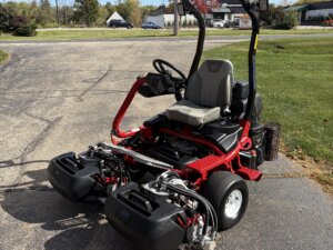 2021 Toro Greensmaster® 3300 TriFlex™ – 3WD