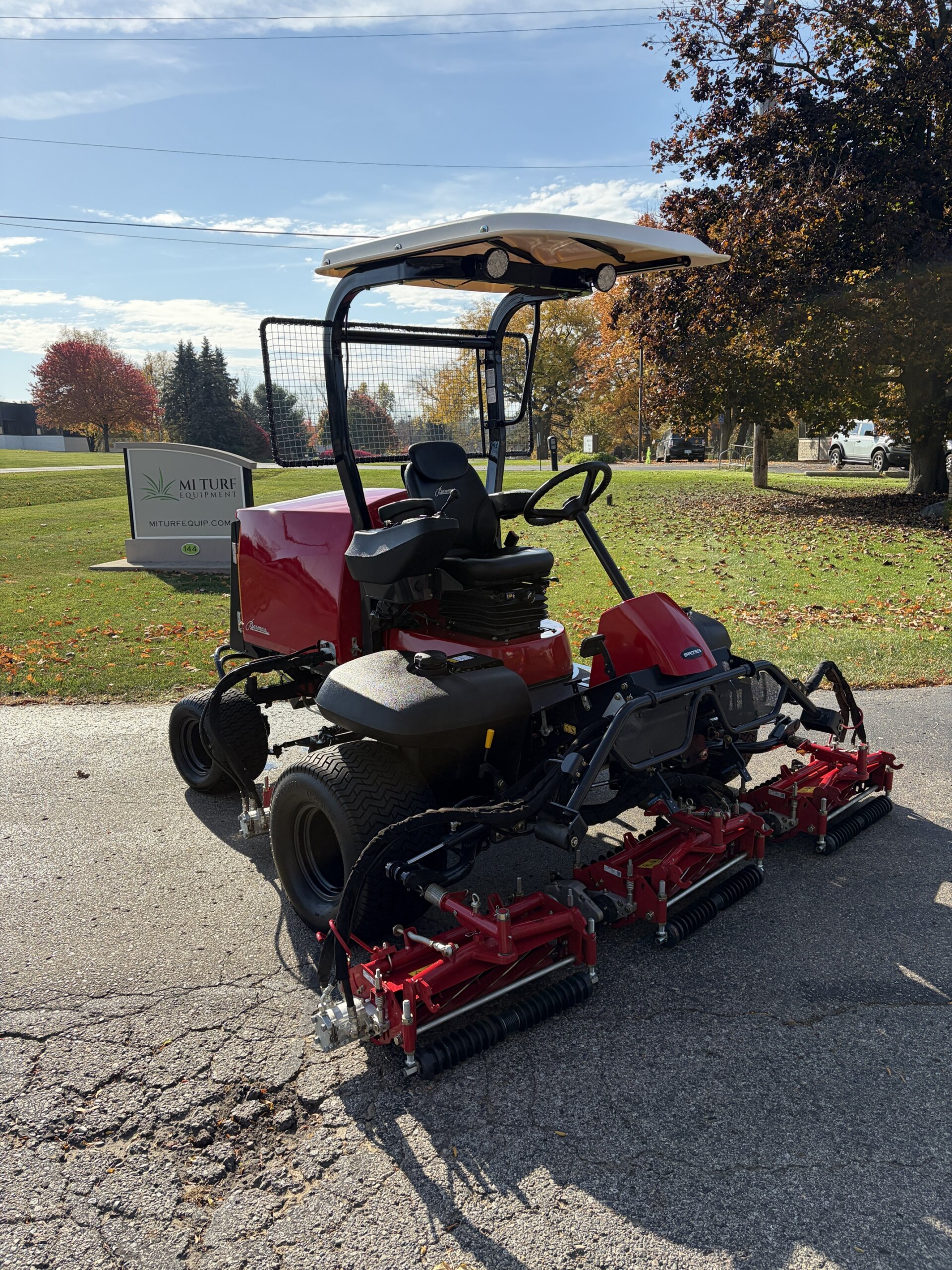 2023 Baroness LM551B 4WD Fairway Mower - Image 2