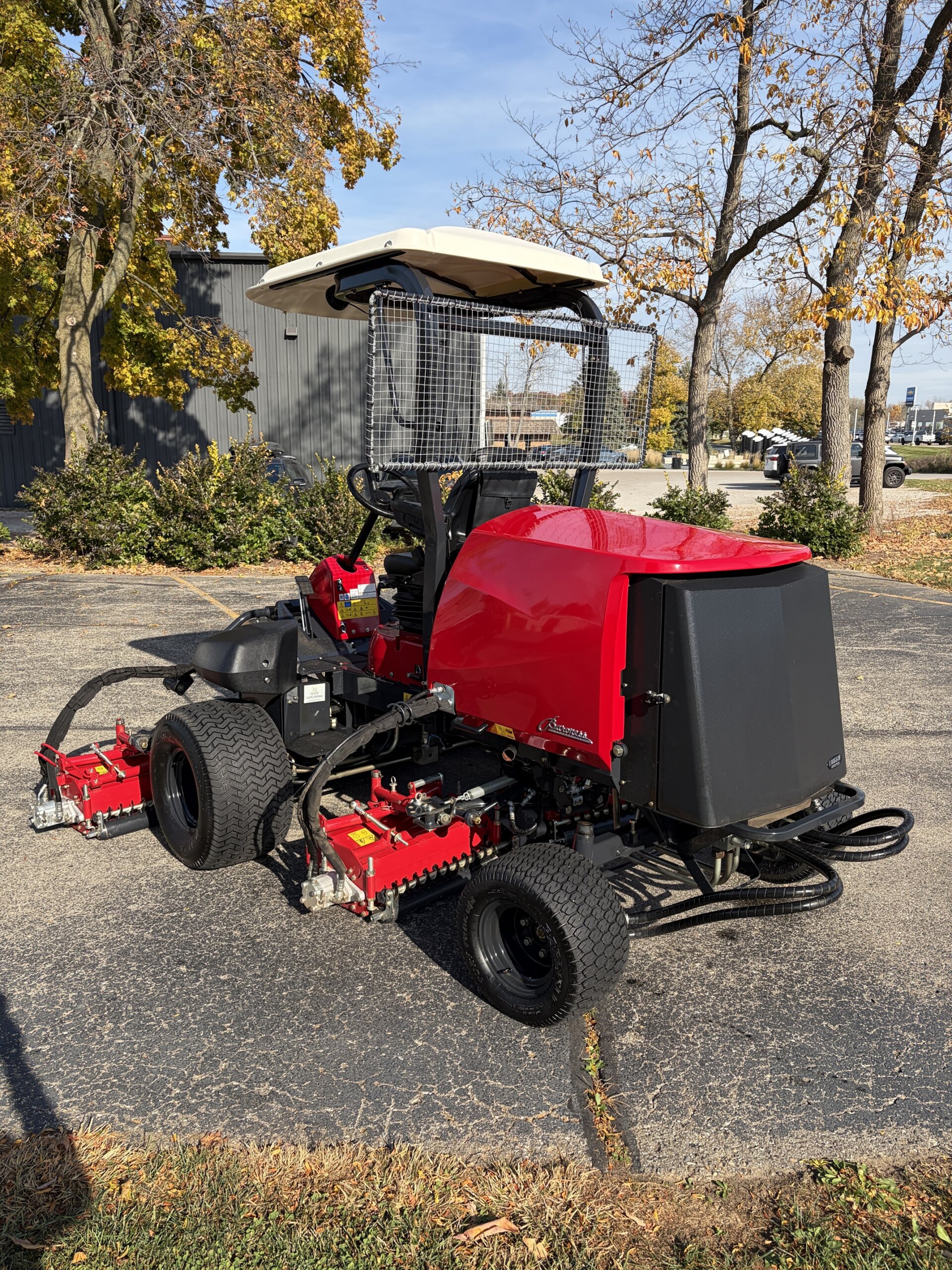 2023 Baroness LM551B 4WD Fairway Mower - Image 4