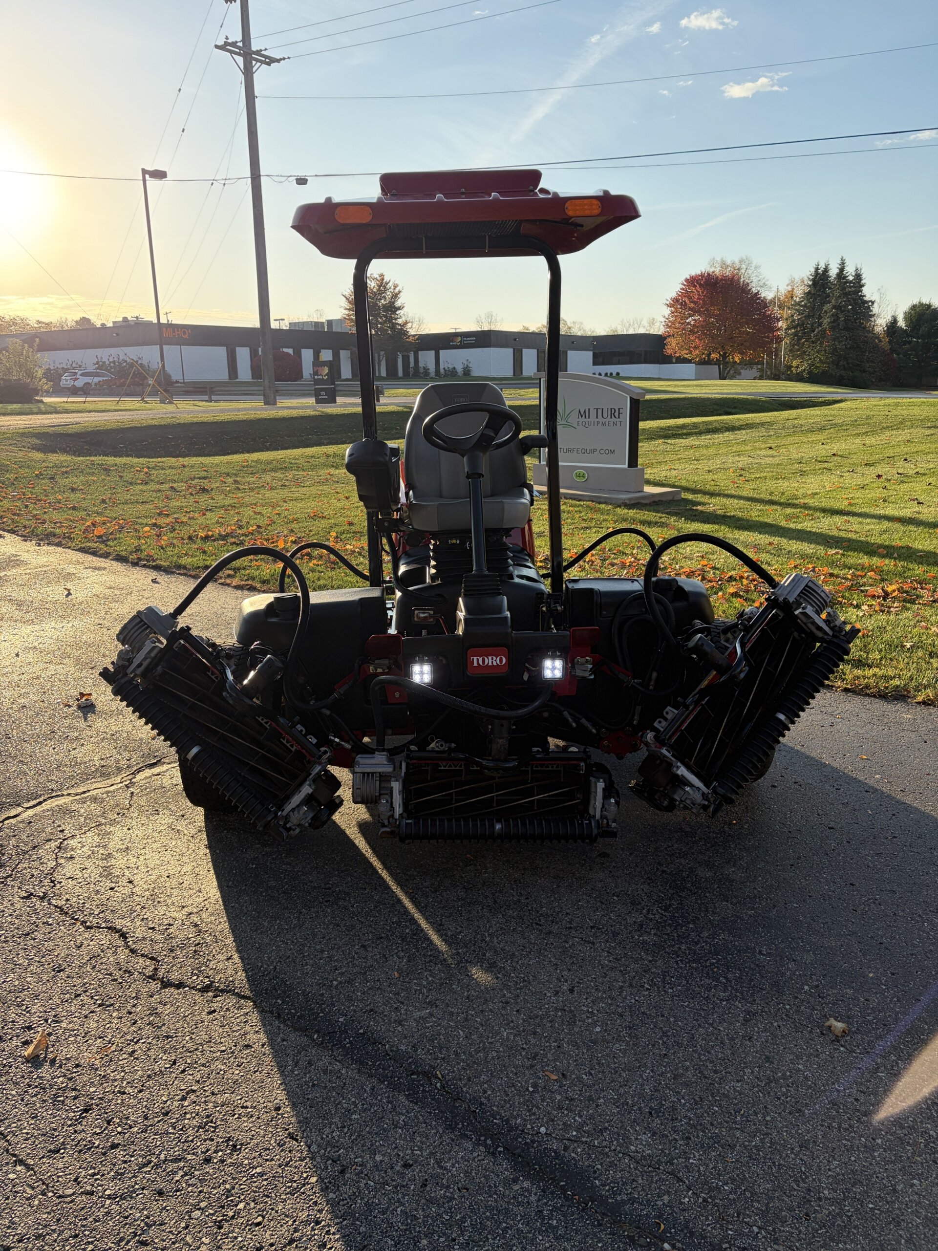 2020 Toro Reelmaster® 5010-H Hybrid Fairway Mower - Image 9